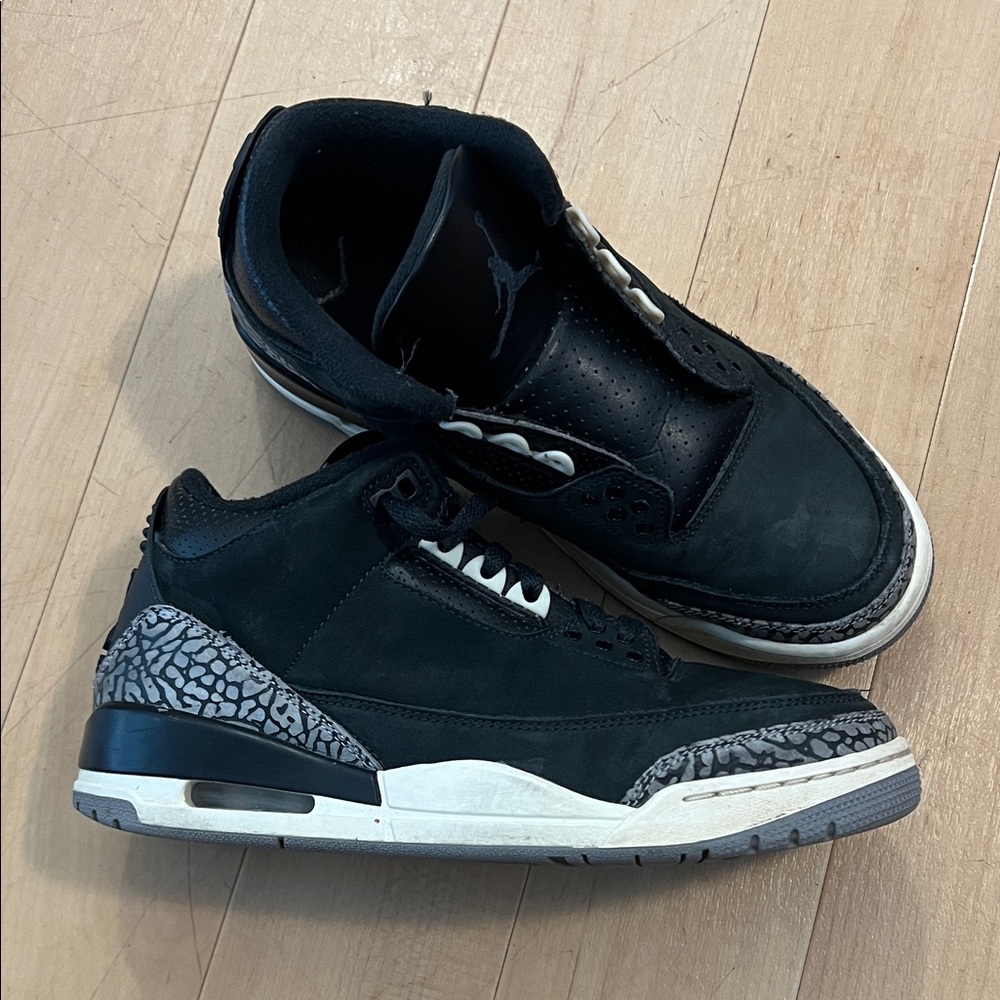 Jordan 3 Off Noir size 9